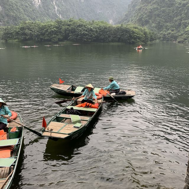 Breathtaking tour through grottoes and caves 