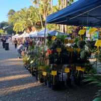 Riverside Sunday Market