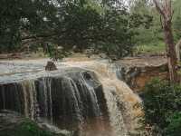 น้ำตกบ้าหลวง