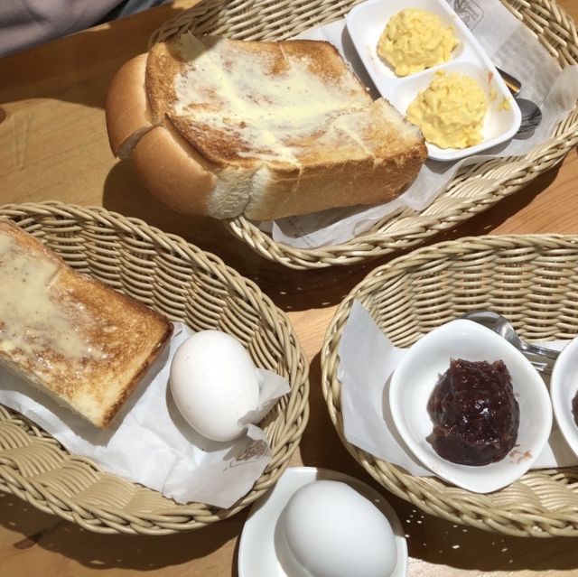 📍名古屋 名古屋で過ごす朝は "コメダ" のモーニングを食べなきゃ始まらない☕️🤎 【コメダ珈琲】