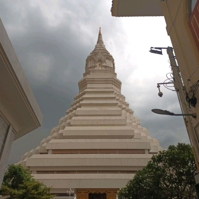 วัดปากน้ำ ภาษีเจริญ วัดสวย ไม่ควรพลาด