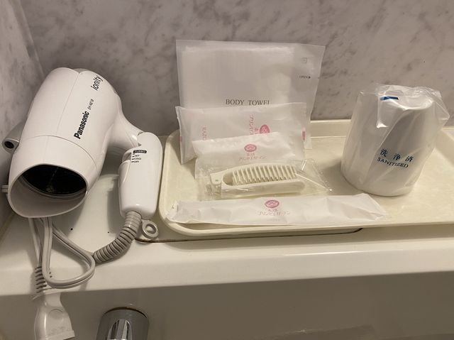 東京・目黒。目黒駅からJRに沿って歩くと到着『ホテルプリンセスガーデン』