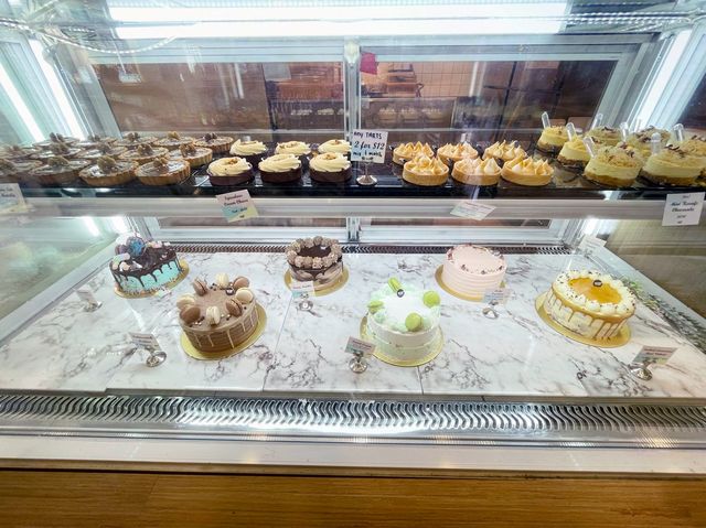 Custom made cakes and desserts
