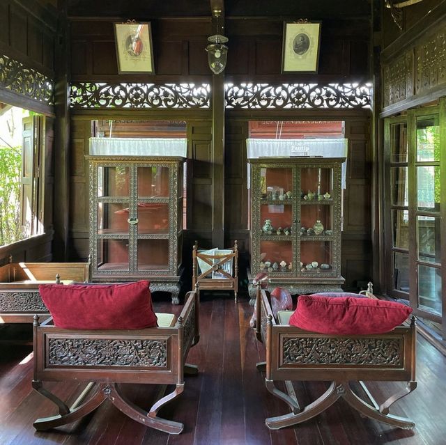 สิบสองหน่วยตัด ร้านอาหาร คาเฟ่ และที่พัก 