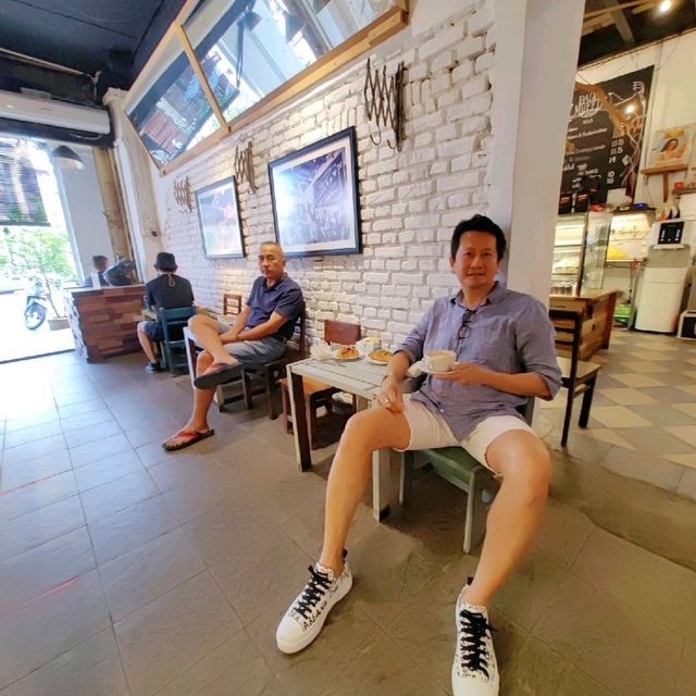 The Mugshot cafe & Rainforest bakery @Penang