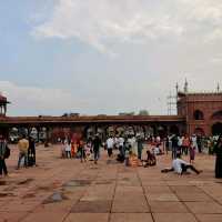 Magnificent yet crowded mosque of Mughal era