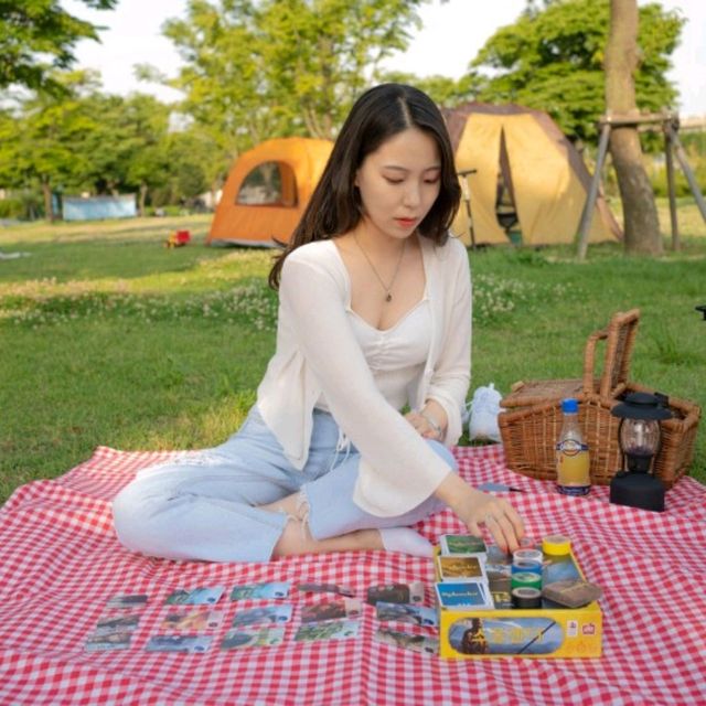 한적한 한강에서 보드게임하며 피크닉 즐기기!