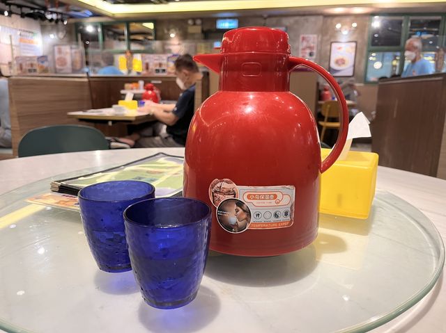 超出色沙嗲牛肉麵