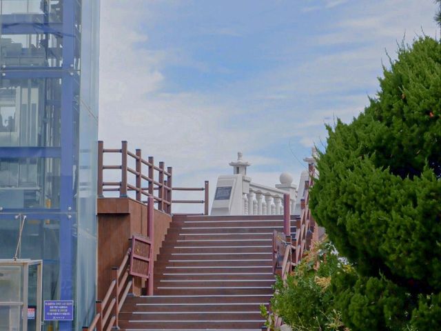 바다 위의 영금정