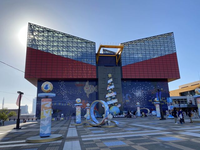 休日は多くの人で賑わっていました大阪の水族館『海遊館』