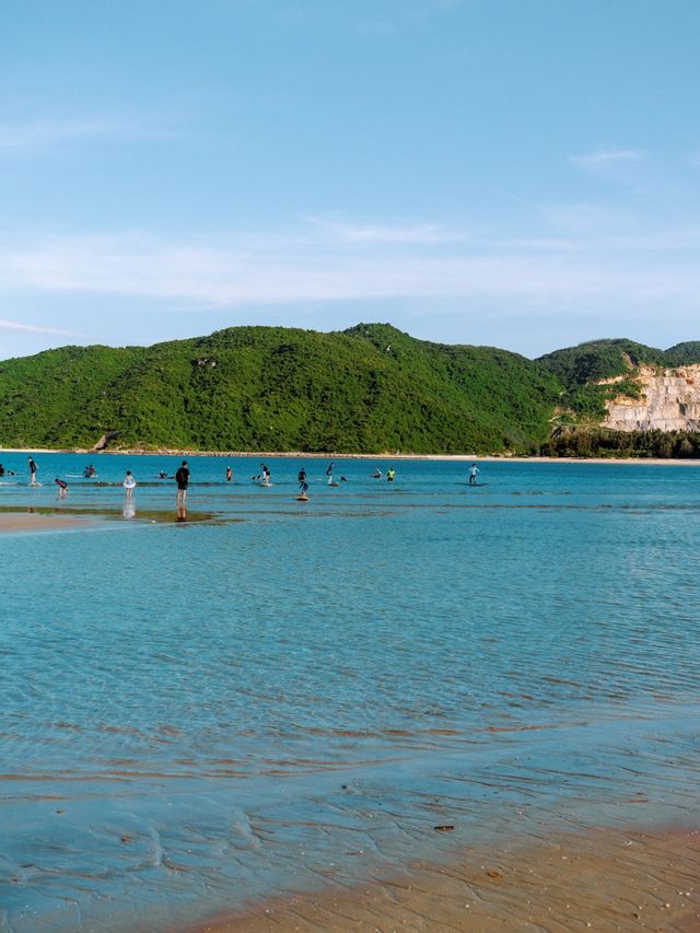 Hainan’s Surfer’s Paradise🌴🌊🏄‍♀️☀️