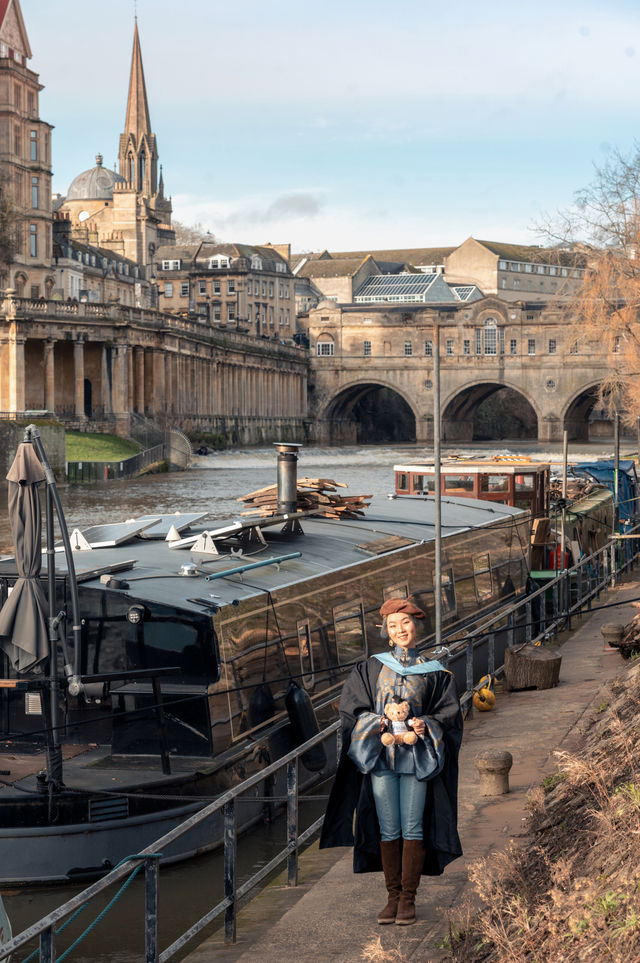 In Bath 🇬🇧, we graduated in the most beautiful snow-filled winter!