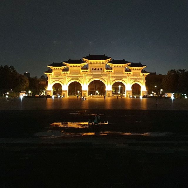 Night visit @ Chiang Kai-shek Memorial Hall