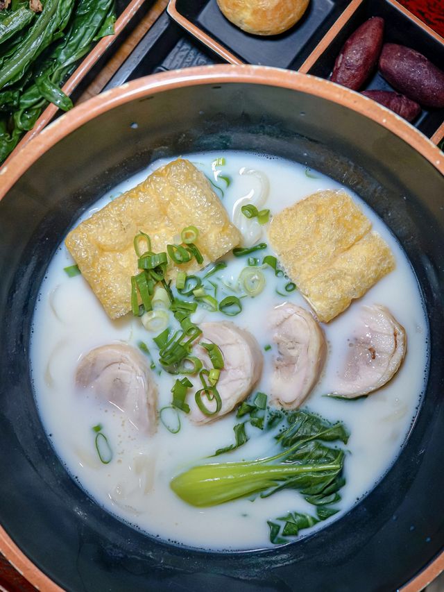 一起品嚐台灣菜，食堂懷緬台灣愛
