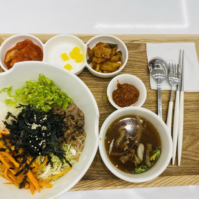 Experience Korean Vibes in Itaewon