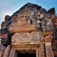 หลังนารายณ์บรรทมสินธุ์ของปราสาทพนมรุ้ง


