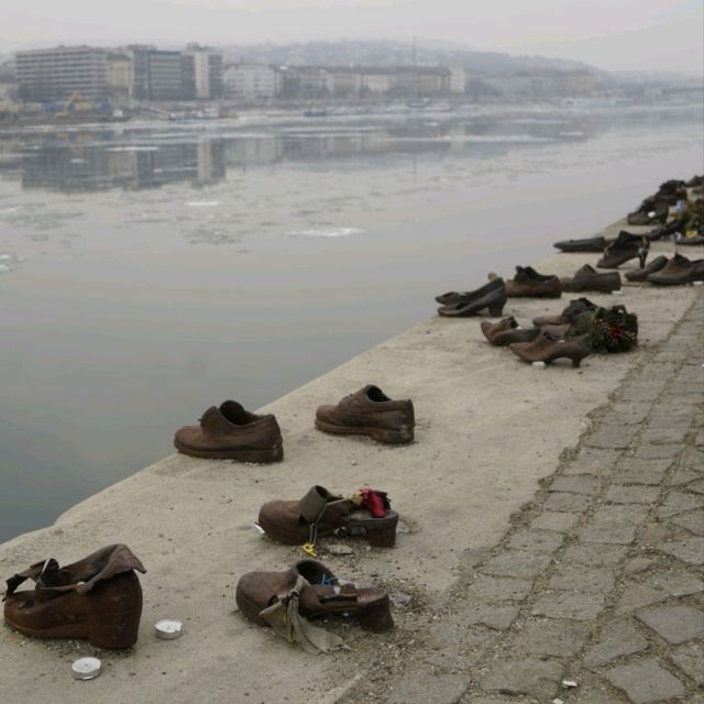 유럽여행 부다페스트 여행 Shoes on the Danube Bank
