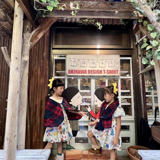 #沖繩親子無料活動 #近距離超震撼😆😆#沖繩親子行程 #超大隻鯊魚
