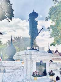 พระบรมราชานุสาวรีย์สมเด็จพระเจ้าตากสินมหาราช