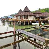 สลักเพชรซีฟู้ดแอนด์รีสอร์ท