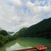 全長約160mの真っ赤な「蔵王橋」