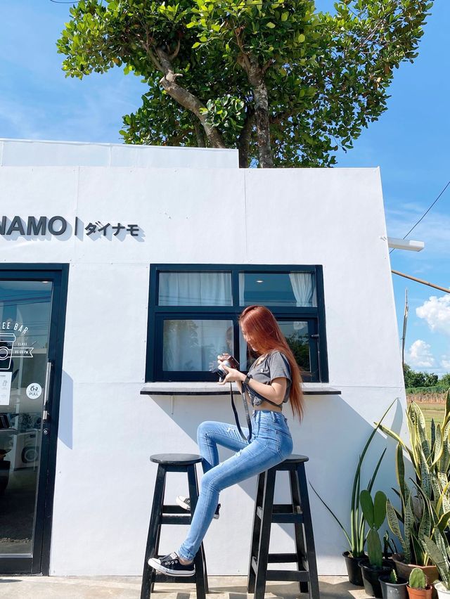 คาเฟ่ริมทาง ร้าน Dynamo.coffeebar ☕️