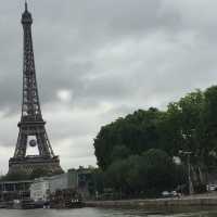 Paris attractions through the river cruise 