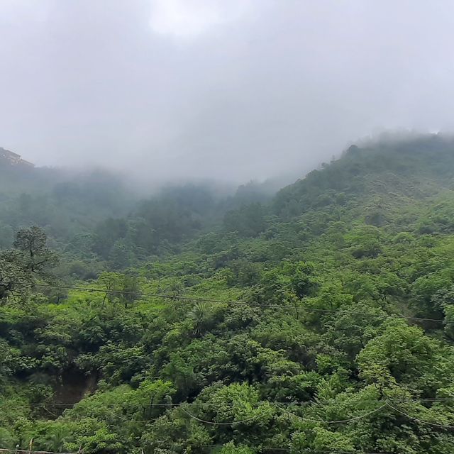 kempty waterfall Mussoorie 