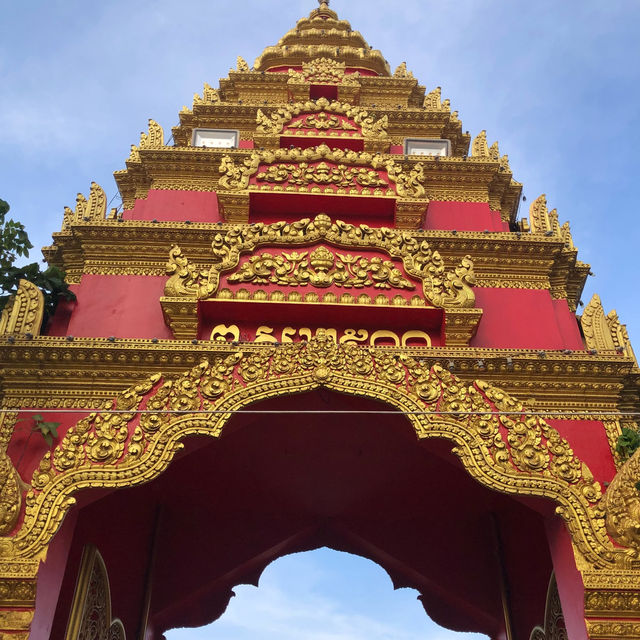 Wat Ounalom Monastery in Phnom Penh ⛩