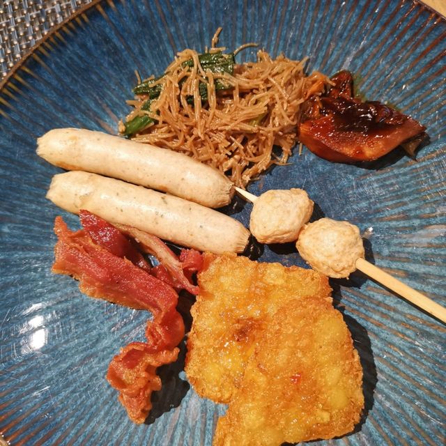 อาหารเช้าแสนอร่อย indigo phuket