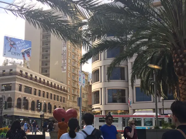 샌프란시스코 도심 속 우아한 광장 “유니언 스퀘어”