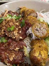 늦은 시간에도 먹을 수 있는 쌀국수, 밴쿠버 다운타운 24Train Express Noodle House