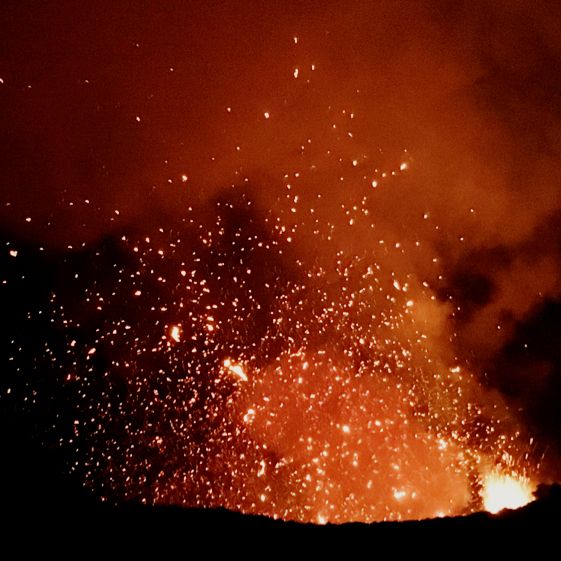 spectacular vulcano eruption Vanuatu