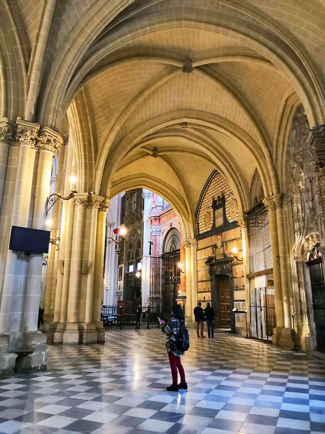 Spanish | Toledo Cathedral: The Light of God Shines on Earth (Part 1)
