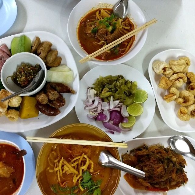 ร้านเฮือนเพ็ญ