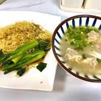 ［腩麵茶餐廳］-  招牌沙皮腩👍