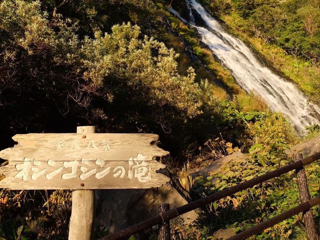 北海道知床八景之一｜超大岩石與絕美海景