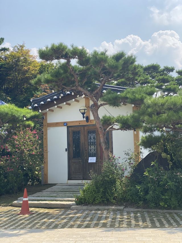 가든뷰가 환상적인 카페 ‘칸트의 마을’