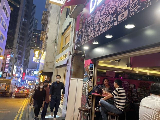 體驗香港夜生活～限聚令放寬後的蘭桂坊