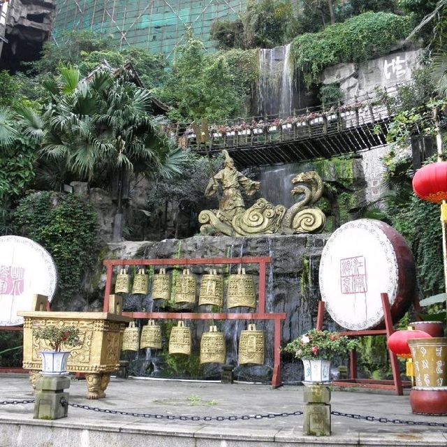 【重慶】伝統建築様式👀で立てられた✨「洪崖洞」