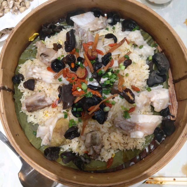 早起喝懷舊早茶 , 品味香港傳統美食！