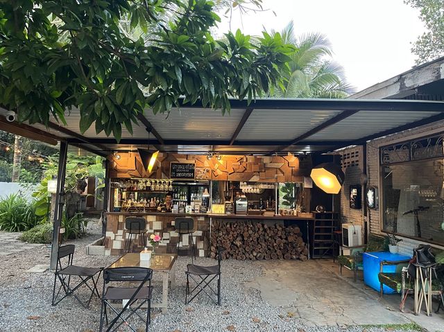 เจริญบาร์ coffee&cocktail เชียงดาว