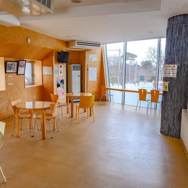 冬の円山動物園の展望レストハウス