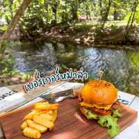  Naiyang Beach Camp Cafe' & Bistro ในยางบีชแคมป์