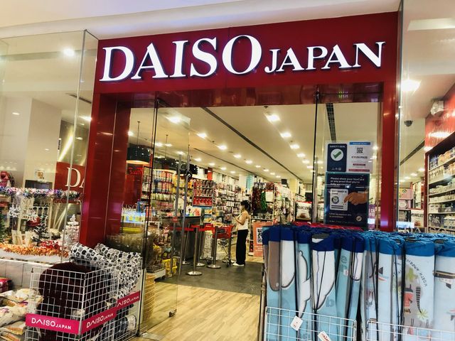 DAISO Japan Cloverleaf Branch