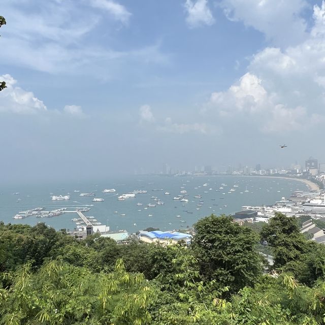 Catch the view of Pattaya from the top, free 