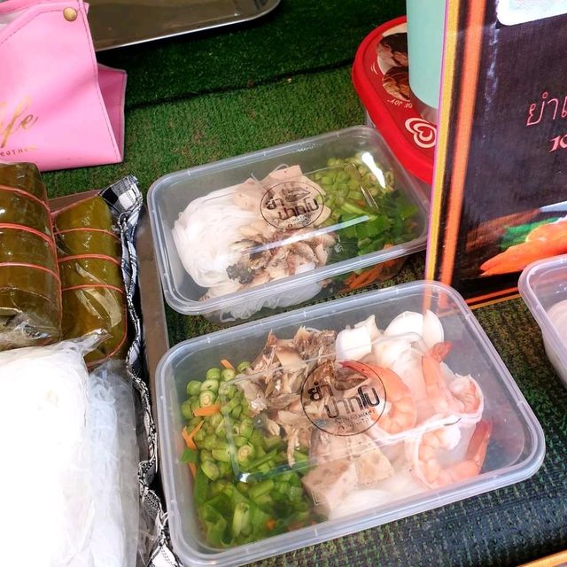 ร้านยำปากโป ยำทะเลสดสุดแซ่บ อร่อยจนต้องขอชีวิต