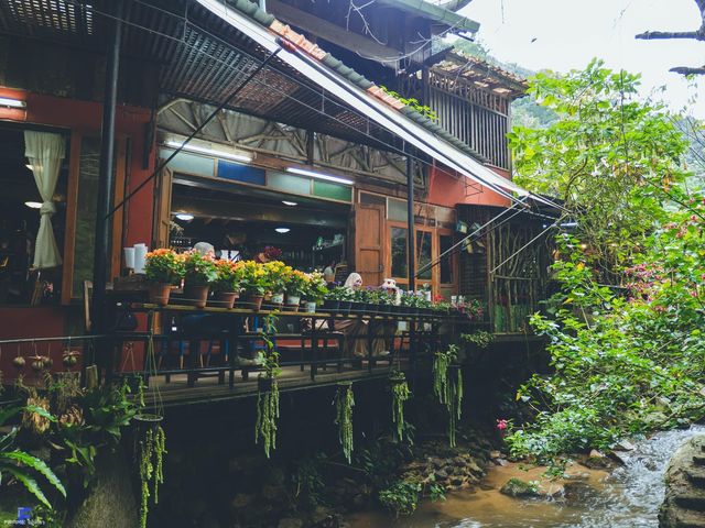 📝  "ลุงปุ๊ด&ป้าเป็ง coffee house"