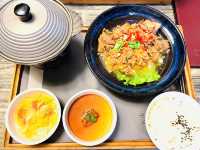 異人館｜布丁免費吃到飽，定食份量大很夠吃｜跟著17吃美食