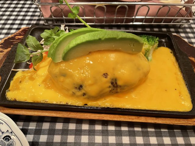 銀座　常に行列の数寄屋バーグをやっと食した🍴✨